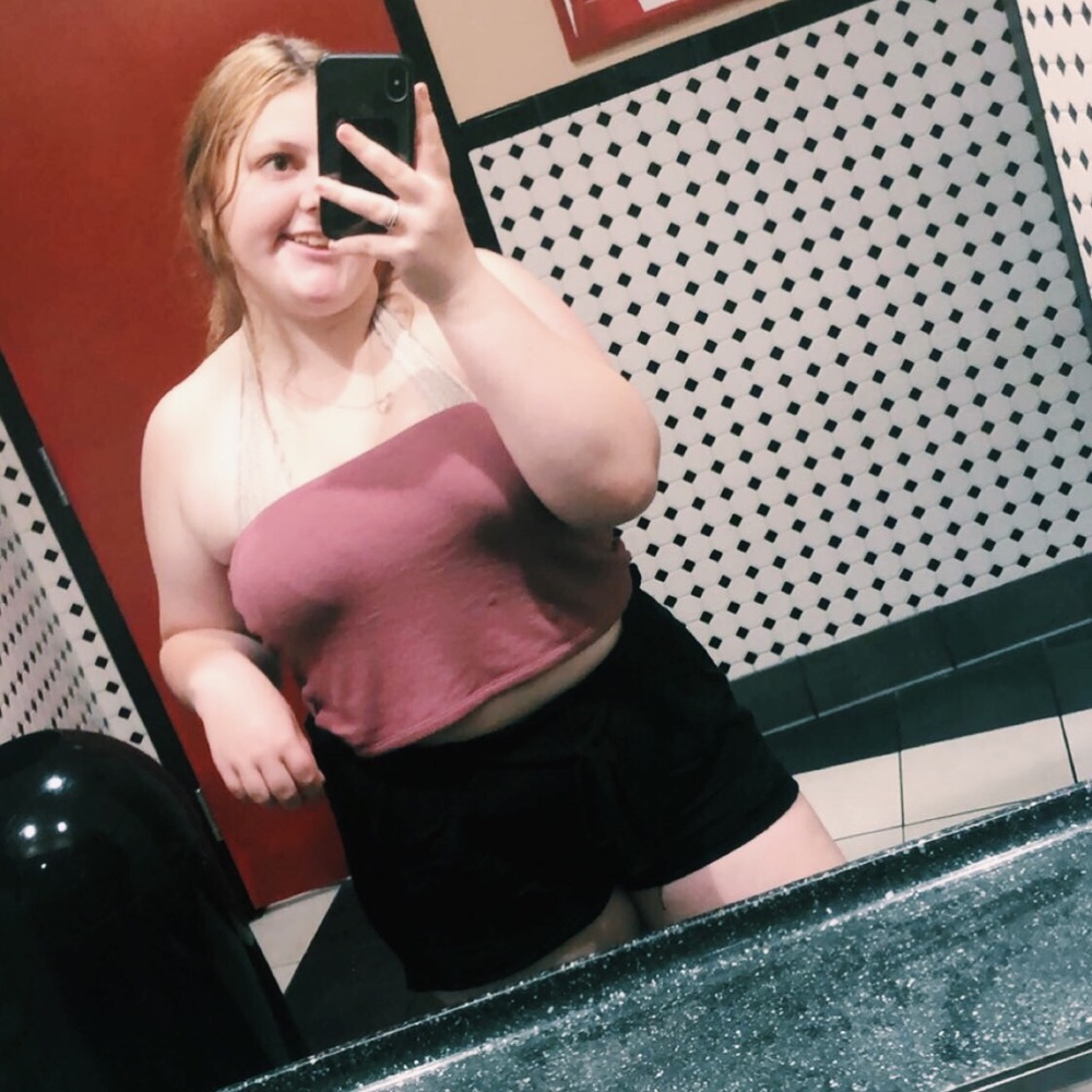 Meet your Posher, Whitney